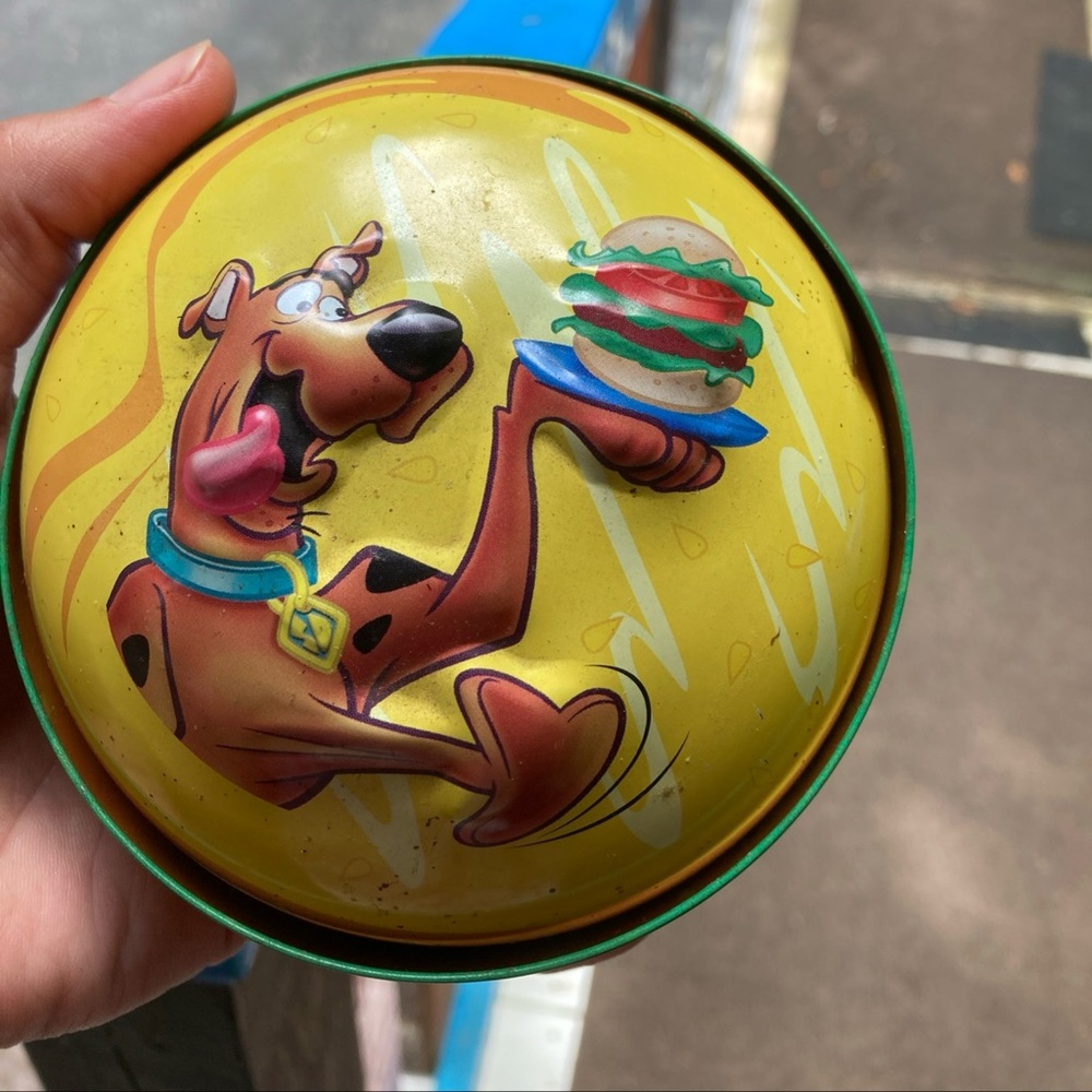 Scooby-Doo Yellow Tin with Burger Design